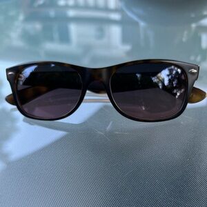 Ray-Ban RB2132 matte tortoise frame, blue/pink gradient polarized lenses, size S